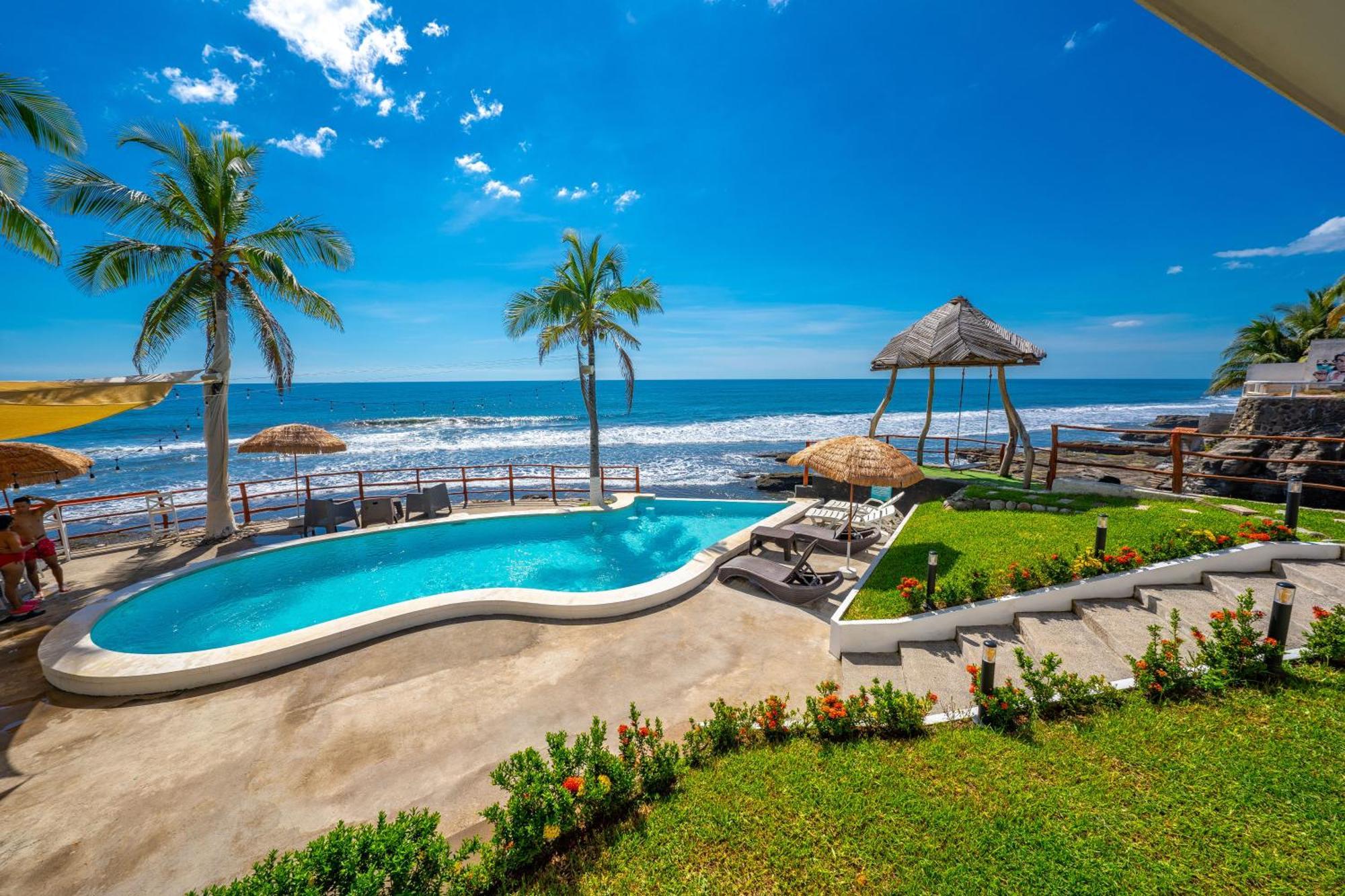 Hotel Reef On The Water Tamanique Exterior foto