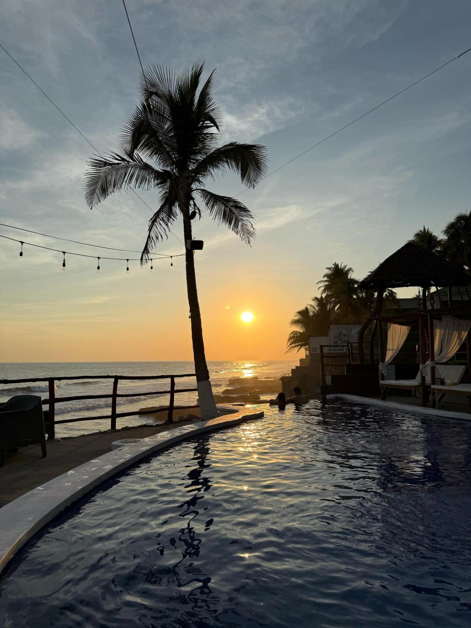 Hotel Reef On The Water Tamanique Exterior foto